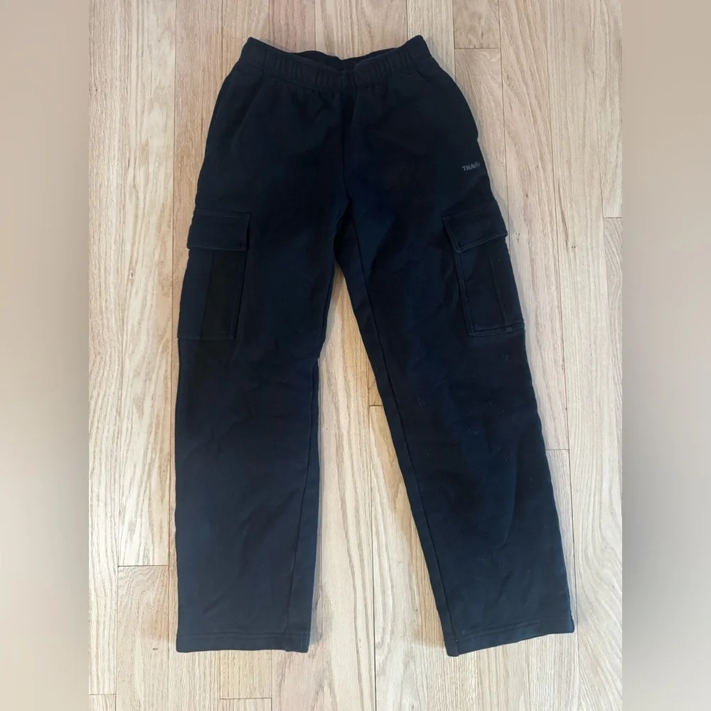Aritzia TNA Cozy SweatFleece Mega Cargo Sweatpants in Black - Picture 1 of 5